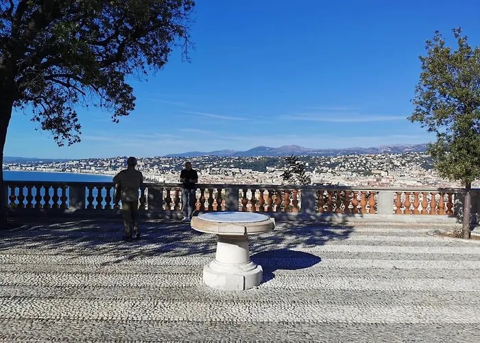 Lumineux à 10 Min De La